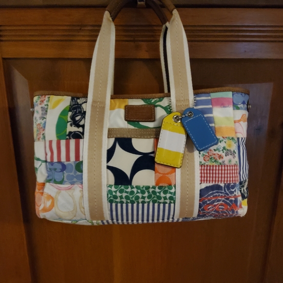 Authentic Coach Patchwork Hampton 10454 VGUC - Picture 12 of 16